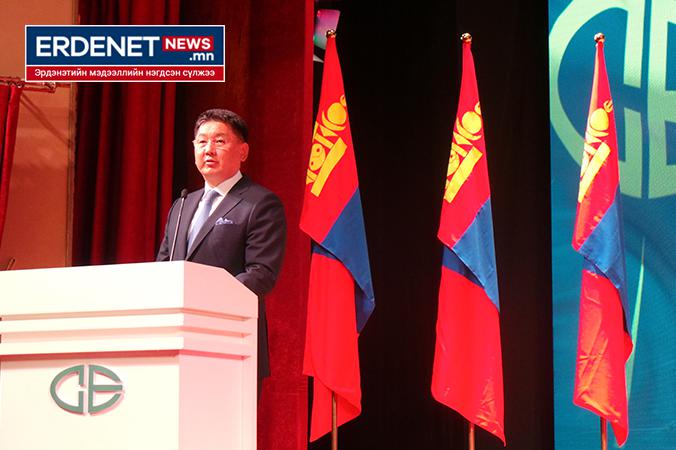 Ерөнхийлөгч У.Хүрэлсүх Эрдэнэтийн уурхайчдад Монголчуудын нэрийн өмнөөс талархал илэрхийлэв