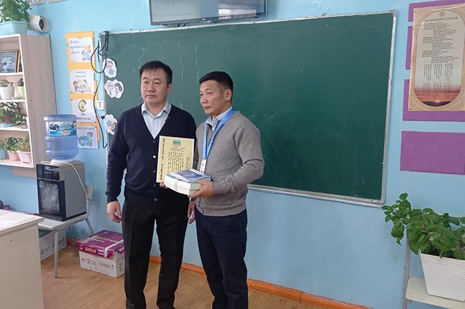 Улсын уралдаанд монгол бичгийн багш нар дэд байр эзэлжээ