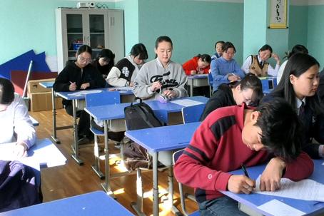 Хоёр сурагч монгол хэлний шалгалтад 800 оноо авчээ