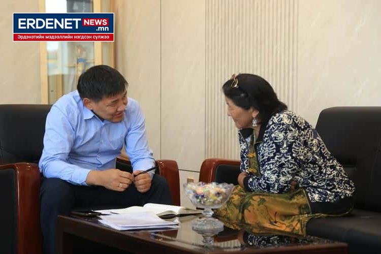 БИЕЧЛЭН УУЛЗСАН ХҮСЭЛТИЙГ НЬ ШИЙДЭХИЙГ ЗОРЬЖ БАЙНА