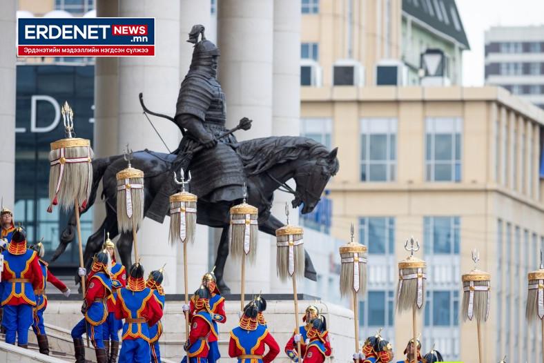 ЭНЭ ЖИЛ БҮХ НИЙТЭЭРЭЭ 15 ХОНОГ АМРАХ НЬ