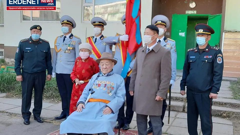 Ахмадуудад хүндэтгэл үзүүллээ
