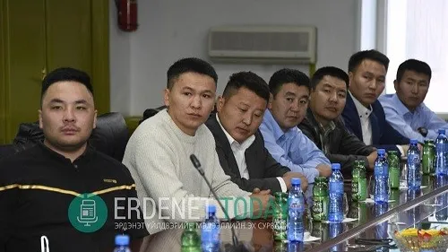 ЭРДЭНЭТ ҮЙЛДВЭР ЗАЛУУ ИНЖЕНЕРҮҮДЭЭ ГАДААДАД СУРГАЖ БАЙНА
